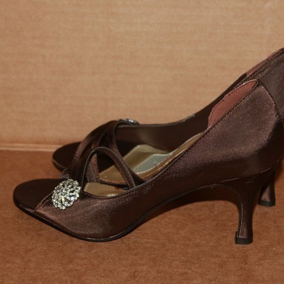 TOUCH UPS Sharmain brown shoes women's size 9M evening heels - display - Picture 8 of 12
